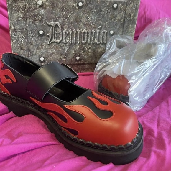 Demonia - Picture 5 of 5